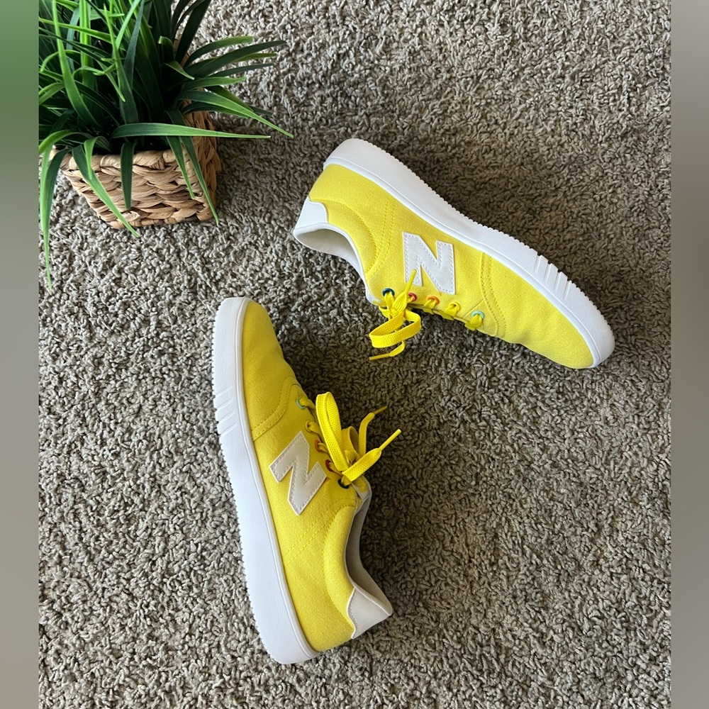 New Balance x Isaac Mizrahi Yellow Canvas Sneakers Women's Size 8.5 Rare - Picture 1 of 9